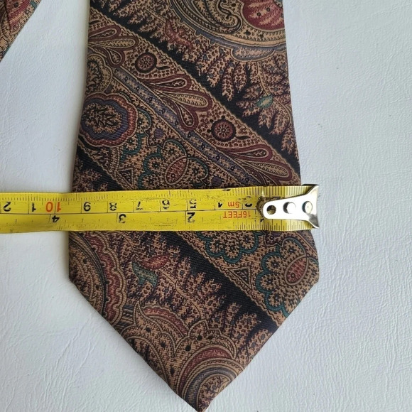 Charing Cross Mens Tie Red Green Gold Tan Paisley 100% Silk Hand Finished - Picture 3 of 6